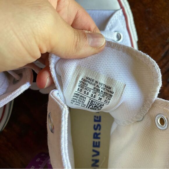 Chuck Taylor all star canvas high tops size 3.5  white sneakers shoes - Picture 7 of 7